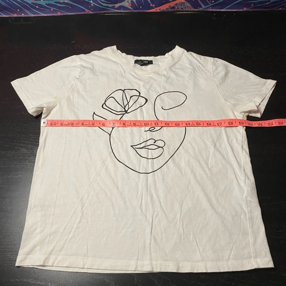 Forever 21 White Crew Neck Graphic Tee - Single Line Face - Picture 5 of 7